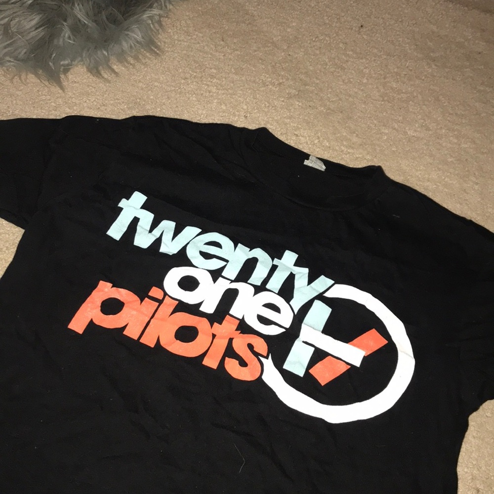 Twenty one pilots tee
